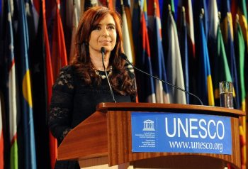 Cristina Kirchner cumple un año de prisión domiciliaria sin perder centralidad política
