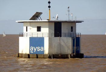 La privatización de AySA vuelve al centro del debate por la venta del 90% estatal