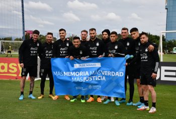 Jugadores de la Seleccion Argentina de futbol antes de un partido