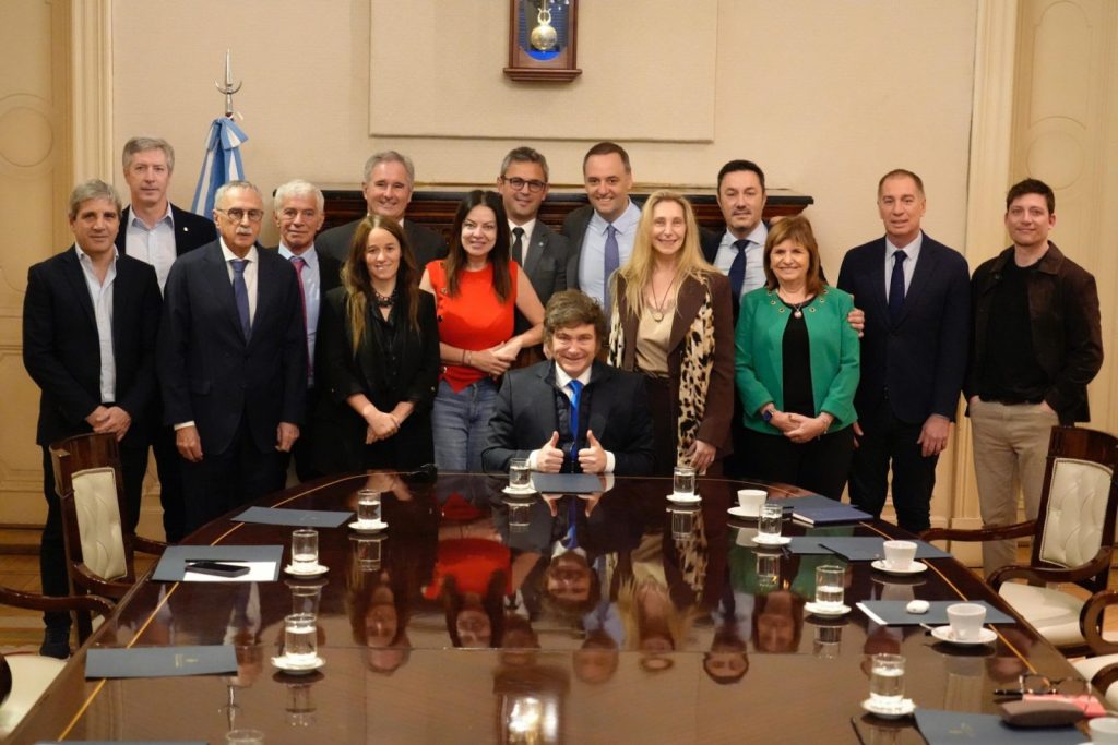 Milei firmó un decreto que flexibiliza el trámite para nombrar jueces de la Corte