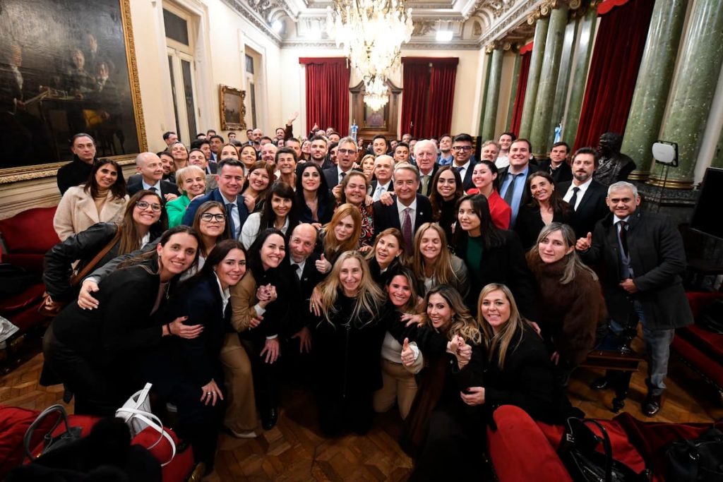 Karina Milei bajó a Diputados, celebró el Súper RIGI y pidió aguantar los embates