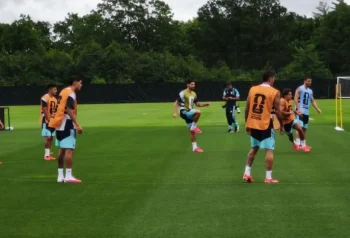 Gonzalo Montiel durante un entrenamiento de la Selección Argentina