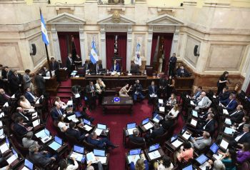 Recinto del Senado de la Nación, sede del debate parlamentario. Foto: Luciano Ingaramo / Comunicación Senado, CC0 / Wikimedia Commons.
