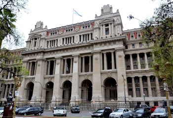 Milei recortó la participación ciudadana en la designación de jueces y redefinió el trámite para la Corte