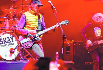 Skay Beilinson en vivo con Los Fakires en el Hipódromo de La Plata