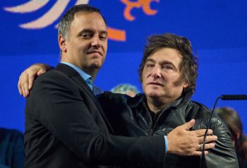 Adorni se fue en medio del escándalo de corrupción que golpea al gabinete de Milei