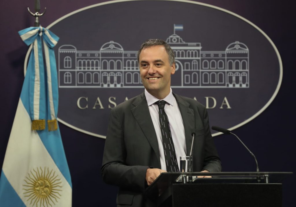 Adorni dejó la Jefatura de Gabinete y Milei volvió a mover piezas en medio de la crisis por las denuncias patrimoniales