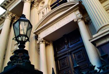 Milei avanza con un plan para apagar el Estado si no hay presupuesto y blindar al BCRA