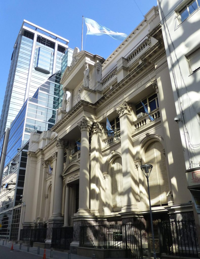 La inflación de junio fue de 1,9% y Milei quiere usar el dato para blindar al Banco Central