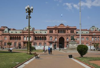 El Gobierno postergó el acuerdo con EE.UU. y reordenó su agenda en el Congreso