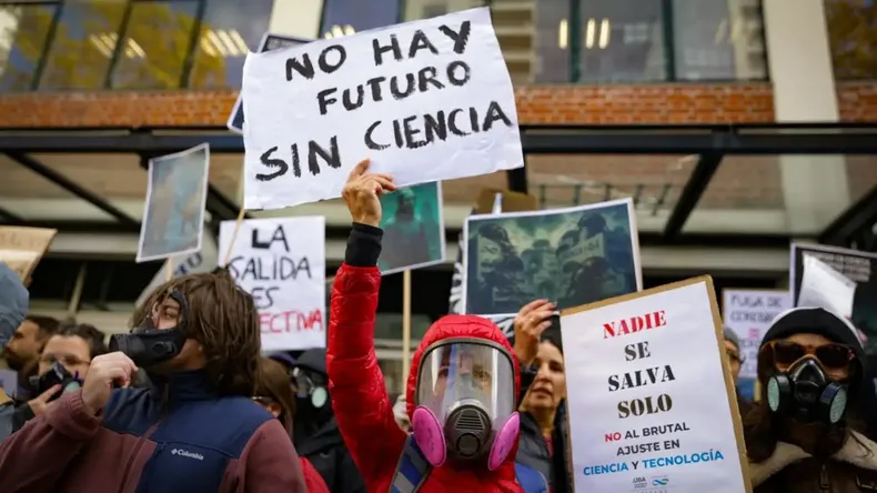 El Gobierno sigue sin explicar dónde están los USD 54 millones del BID para investigación científica