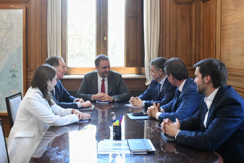 Santilli acelera la reforma electoral y la Casa Rosada negocia las PASO con gobernadores