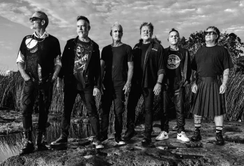 Los Pericos en una imagen promocional de «Inmortal»