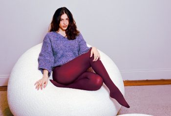 Floxi en la imagen promocional de «Conversación»