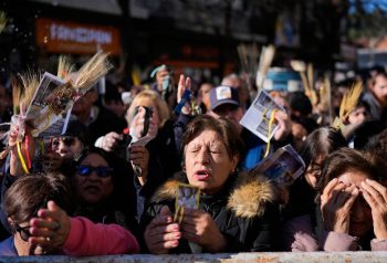 San Cayetano y la visita de León XIV vuelven a exponer el costo político del ajuste de Milei