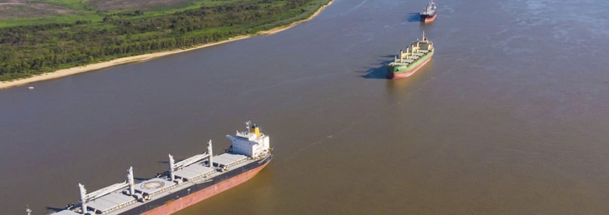 La Hidrovía sumó tres ofertas y el Gobierno acelera la concesión del Paraná