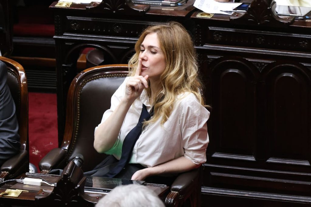 La fiscalía exhortó a Lilia Lemoine a no hablar más sobre Ian Moche