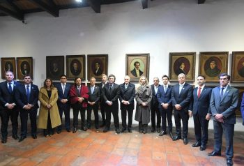 Milei evalúa sumar a los gobernadores al directorio del BCRA para blindar la reforma