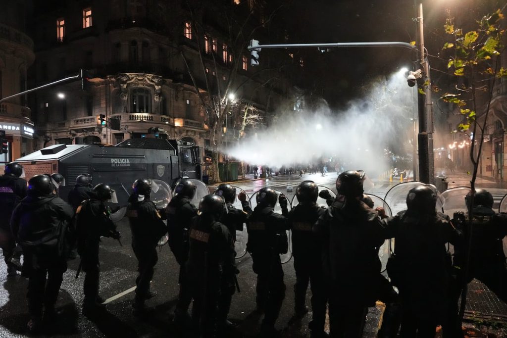 Ley de propiedad privada: el Senado avanzó, pero la protesta afuera del Congreso dejó un costo político alto