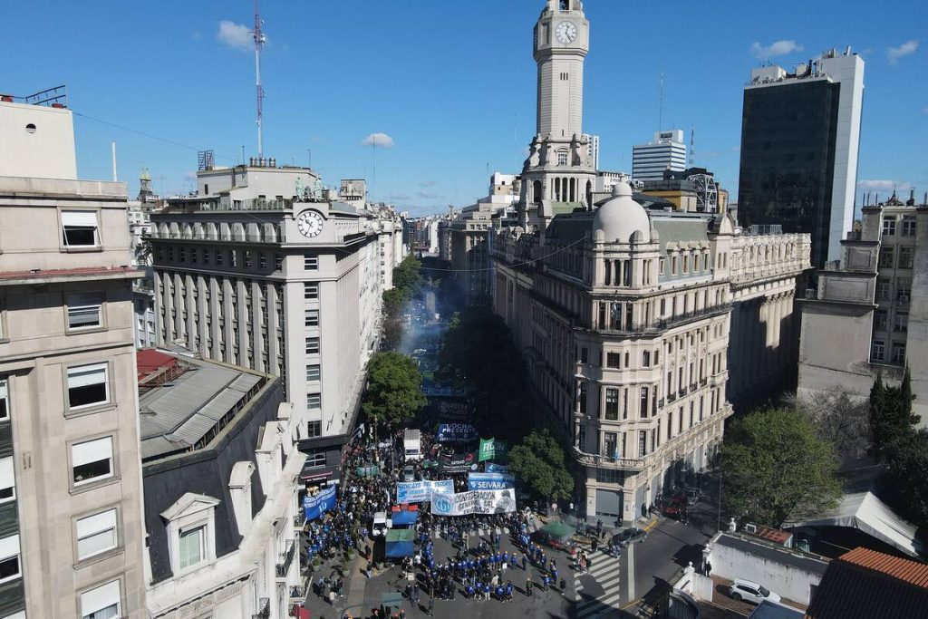 San Cayetano volvió a marcar el pulso callejero y los gremios prometen más presión