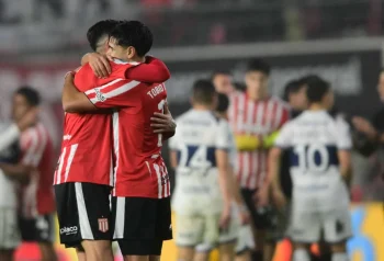 Estudiantes goleó a Gimnasia en el clásico platense y se quedó con el derby