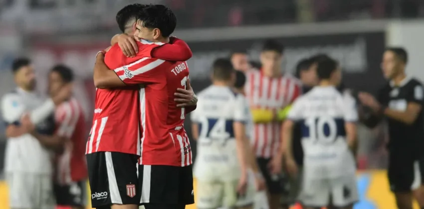 Estudiantes goleó a Gimnasia en el clásico platense y se quedó con el derby