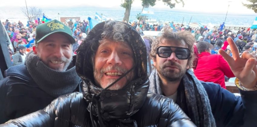 Fito Páez marchó en Bariloche contra la extranjerización de tierras y sumó su voz al reclamo