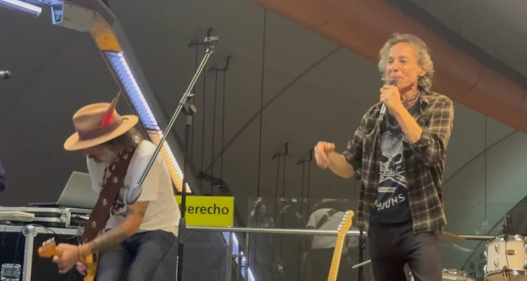 Los Guarros adelantaron en el subte el show con el que festejarán Pampas Lisérgicas en The Roxy Live