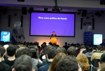 Javier Milei habla ante alumnos de la ORT