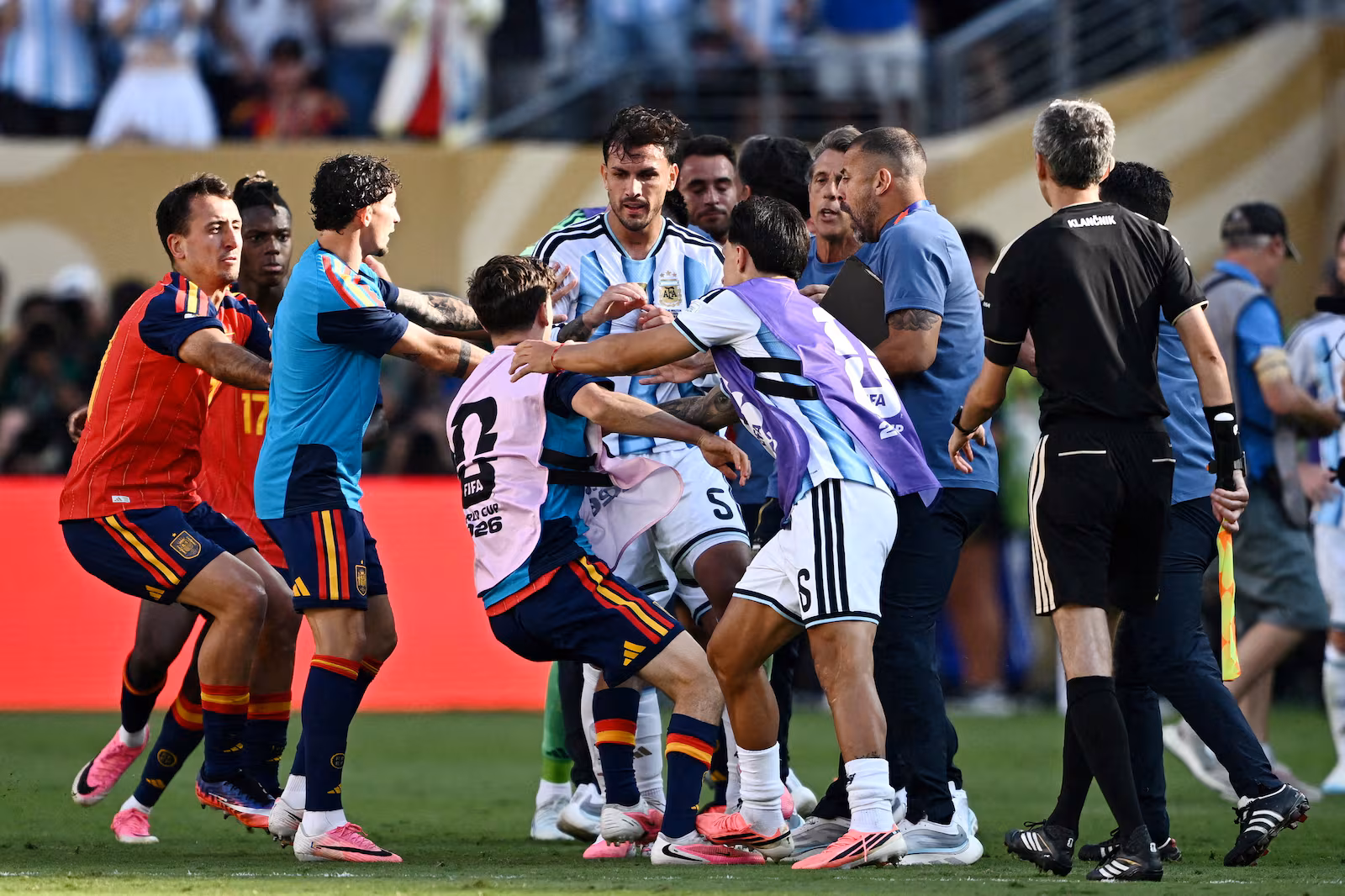 La AFA apelará las sanciones de FIFA por la final del Mundial: qué castigó y qué hará ahora