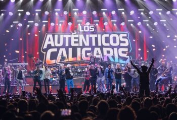 Los Auténticos Decadentes y Los Caligaris debutaron juntos en Córdoba con La Fórmula Perfecta
