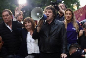 Milei vuelve a Rosario con doble mensaje: militancia propia y presión sobre Pullaro