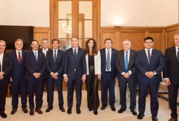 El Gobierno busca la suspension de las PASO y negocia fondos con las provincias