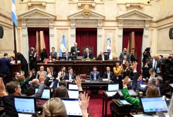 El Senado aprobó la ley de propiedad privada y el Gobierno cedió en el capítulo de tierras