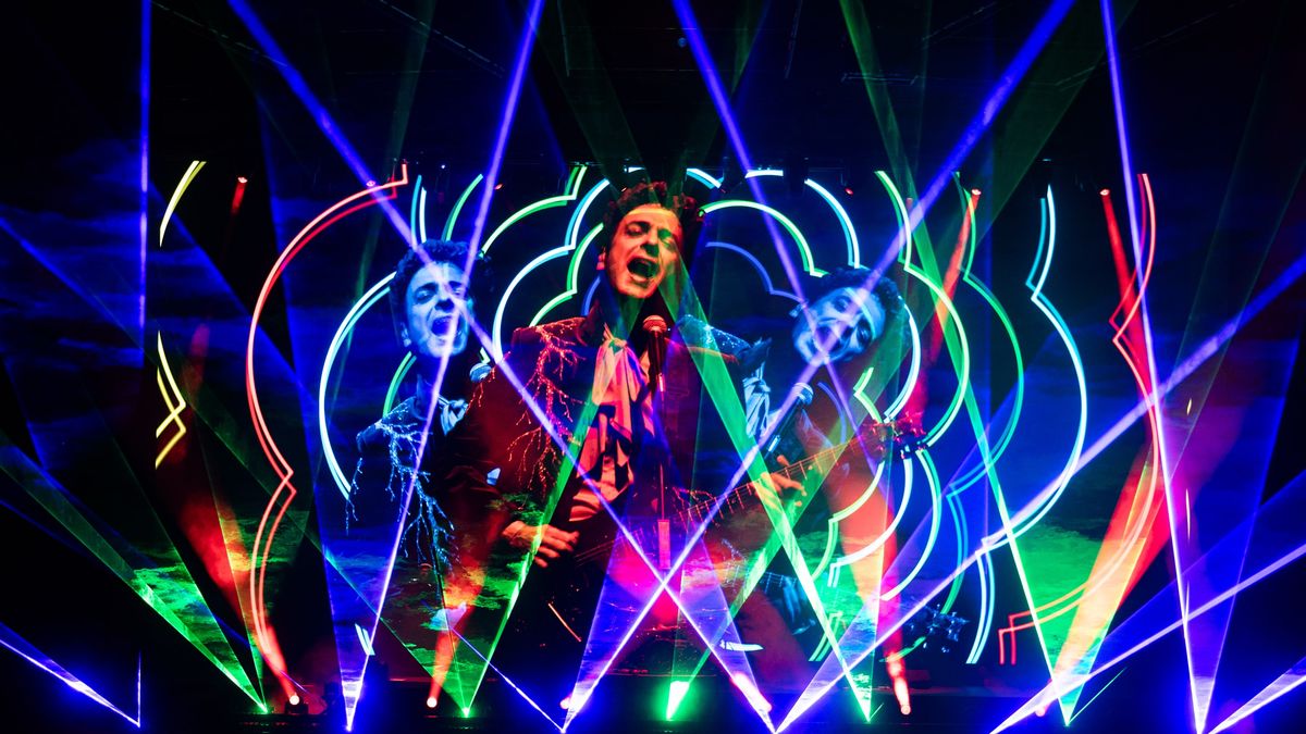 Soda Stereo en el show Ecos en Mendoza con Gustavo Cerati recreado en escena
