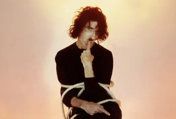 Retrato de Charly García incluido en la difusión de Los Angeles de Charly