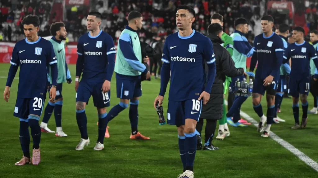 Racing recibe a Sarmiento con urgencias: hora, TV y formaciones probables