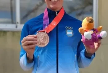 Romina Imwinkelried con la medalla de bronce en los Juegos Suramericanos Santa Fe 2026