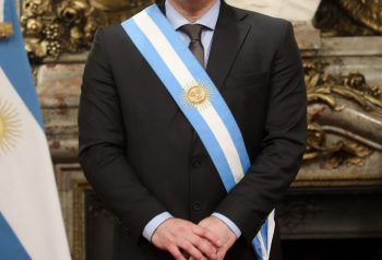ADEPA y FOPEA rechazaron los agravios de Milei a periodistas y advirtieron por el debate público