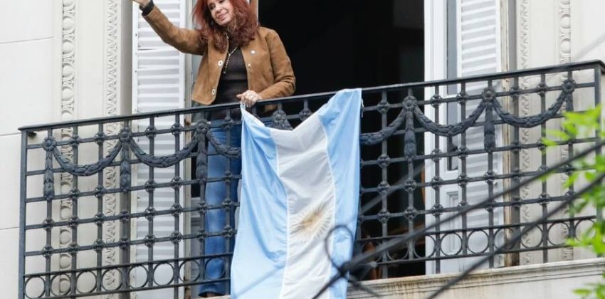 Cristina Kirchner: una consultora declaró gestiones internacionales y la defensa discute el acuerdo