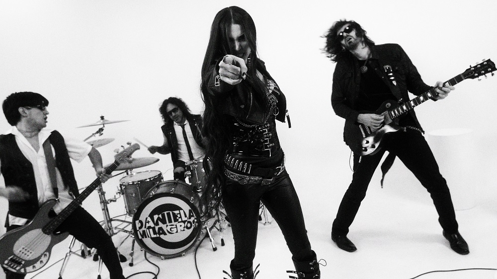 Daniela y su banda en la sesión del single