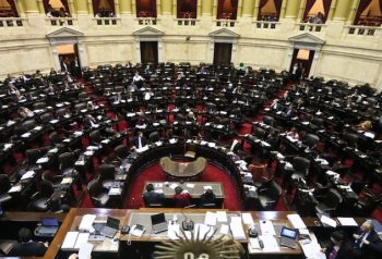 El oficialismo mueve Diputados para blindar el DNU 70 y frenar la ofensiva opositora