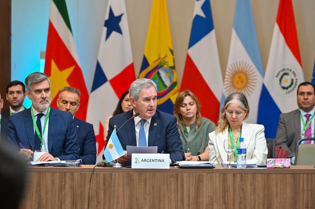 Quirno sentado en reunión del Mercosur; archivo diciembre de 2025