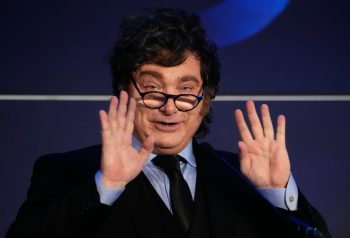 Milei puso una cifra a su defensa cambiaria y reabrió el debate por el respaldo político