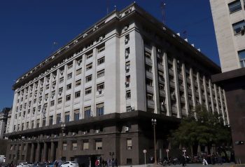 La Oficina de Presupuesto puso números al plan 2027 y abrió otra discusión política