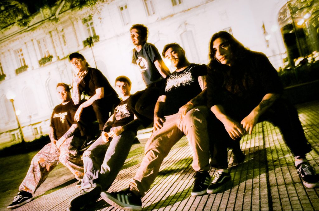 Los seis integrantes de Neokira