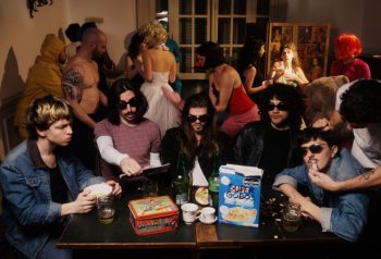 Superbicho estrenó su primer videoclip con un guiño a los Ramones