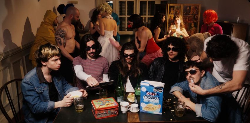 Superbicho estrenó su primer videoclip con un guiño a los Ramones